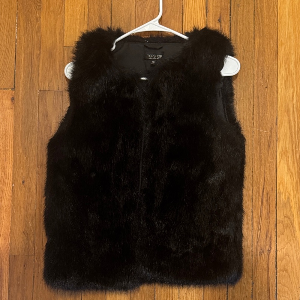 TOPSHOP BLACK Faux Fur Vest